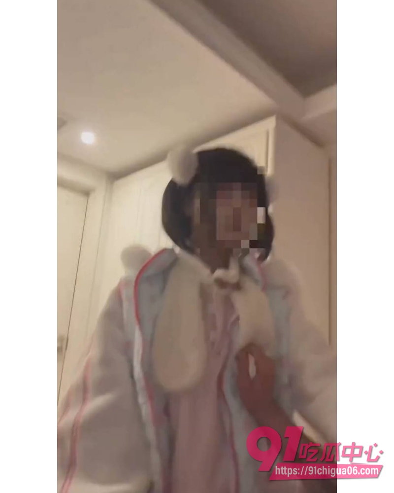抖音网红小伶宝塌房 男友曝光陪睡榜一不雅视频 反手锤爆男友PUA 家暴加嫖娼 软饭硬吃还威胁发裸照！