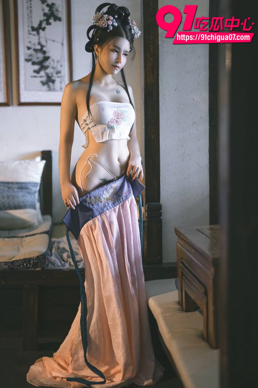 极品福利姬 鹿八岁 花想容写真全程全曝光 大哥分享教学 汉服美女真空翘臀 毛毛清晰太诱惑