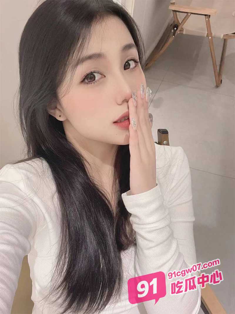 奔驰哥约操武汉大学张思雨 五星级酒店浪漫一夜 一对美乳真是让人眼馋~ 配图2