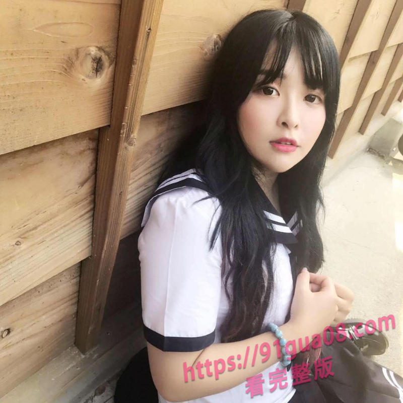 台湾女主播李姿仪直播露奶被曝光 现场录屏视频全网疯求