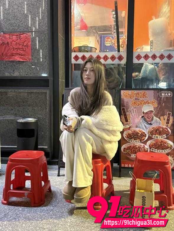 浙江白嫩巨乳反差妹郑玮婷玉男友自拍泄密 巨乳被操的乱甩 大鸡巴猛操高潮喷水不断！