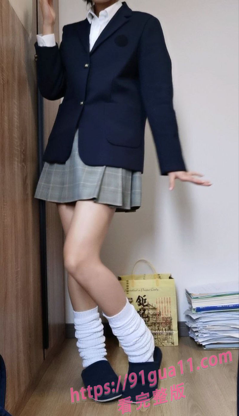 课堂自慰学妹5.jpg