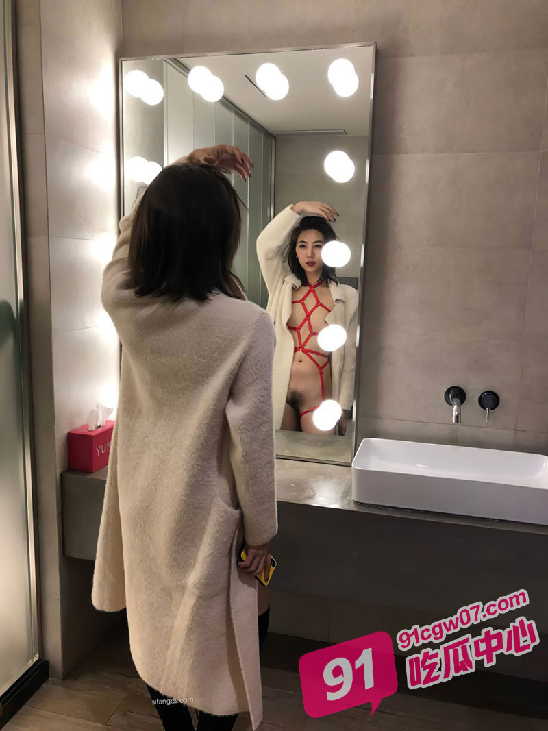抖音网红 芥末小章鱼 高颜值反差婊被金主调教成小母狗！