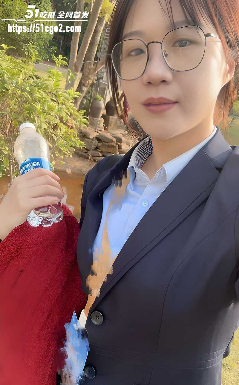 深圳极品银行女职员刚结婚就偷情01 深圳极品银行女职员刚结婚就偷情01