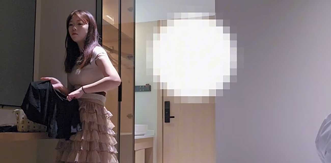 杏吧小东探花 重金网约白虎嫩妹 紧致嫩穴夹得肉棒发麻 妹子疼得全程求饶！