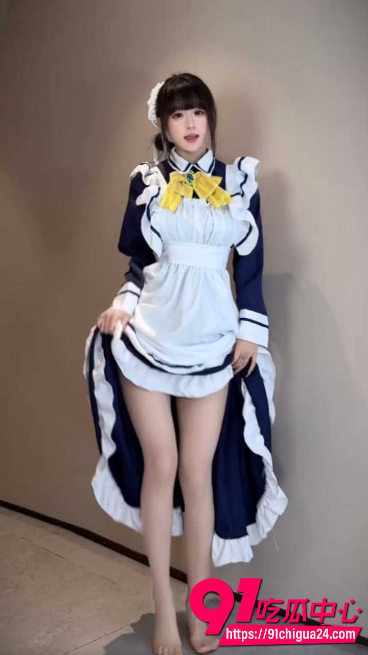黑丝红裙兔女郎制服诱惑4