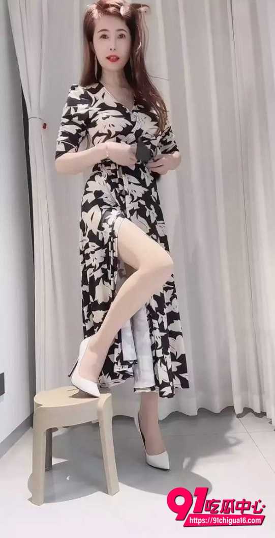 快手严厉的陈老师黑丝裸舞3