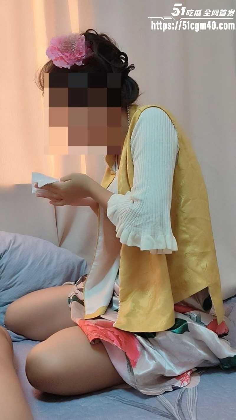 相依为命的母子和妈妈乱伦做爱01