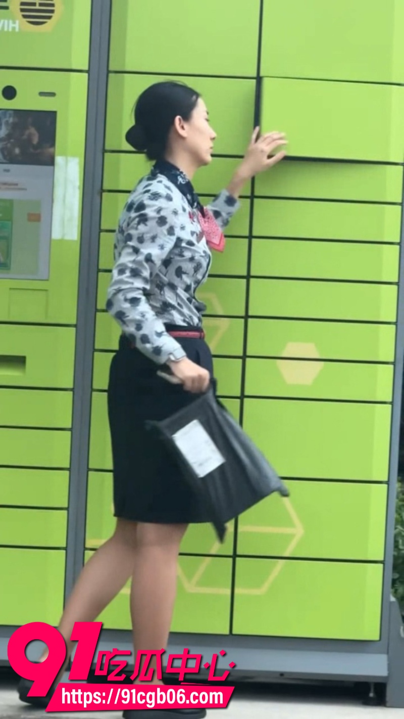 大神偷拍空姐洗澡换衣服网页素材5改