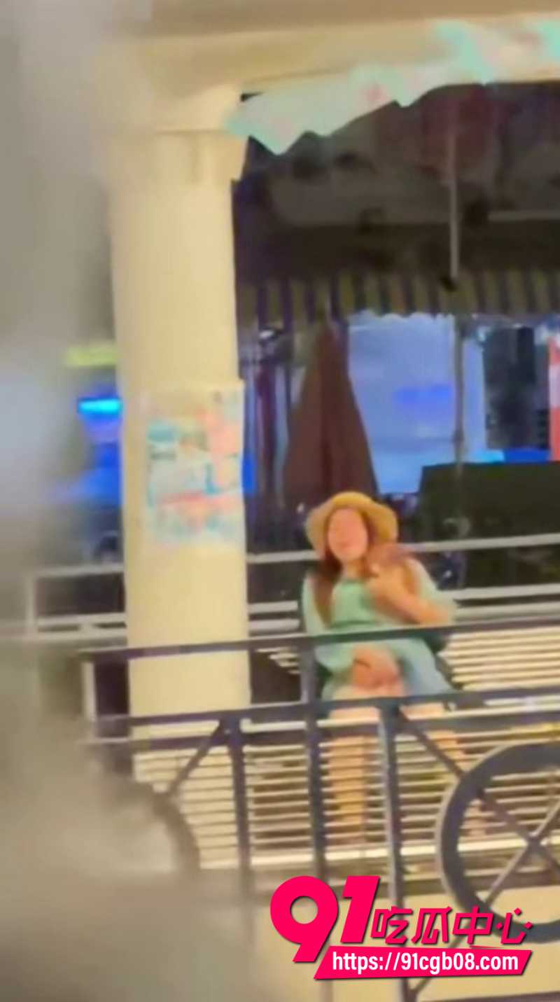 香港长洲码头惊现六旬男女上演活春宫4
