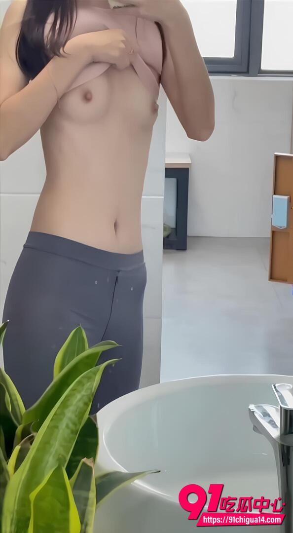 推特小哪吒户外露出视频4