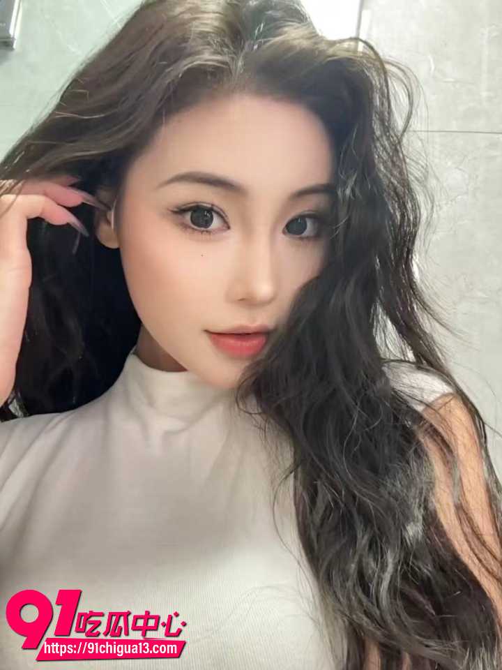 杭州贱母狗装名媛勾搭别人男友不承认2