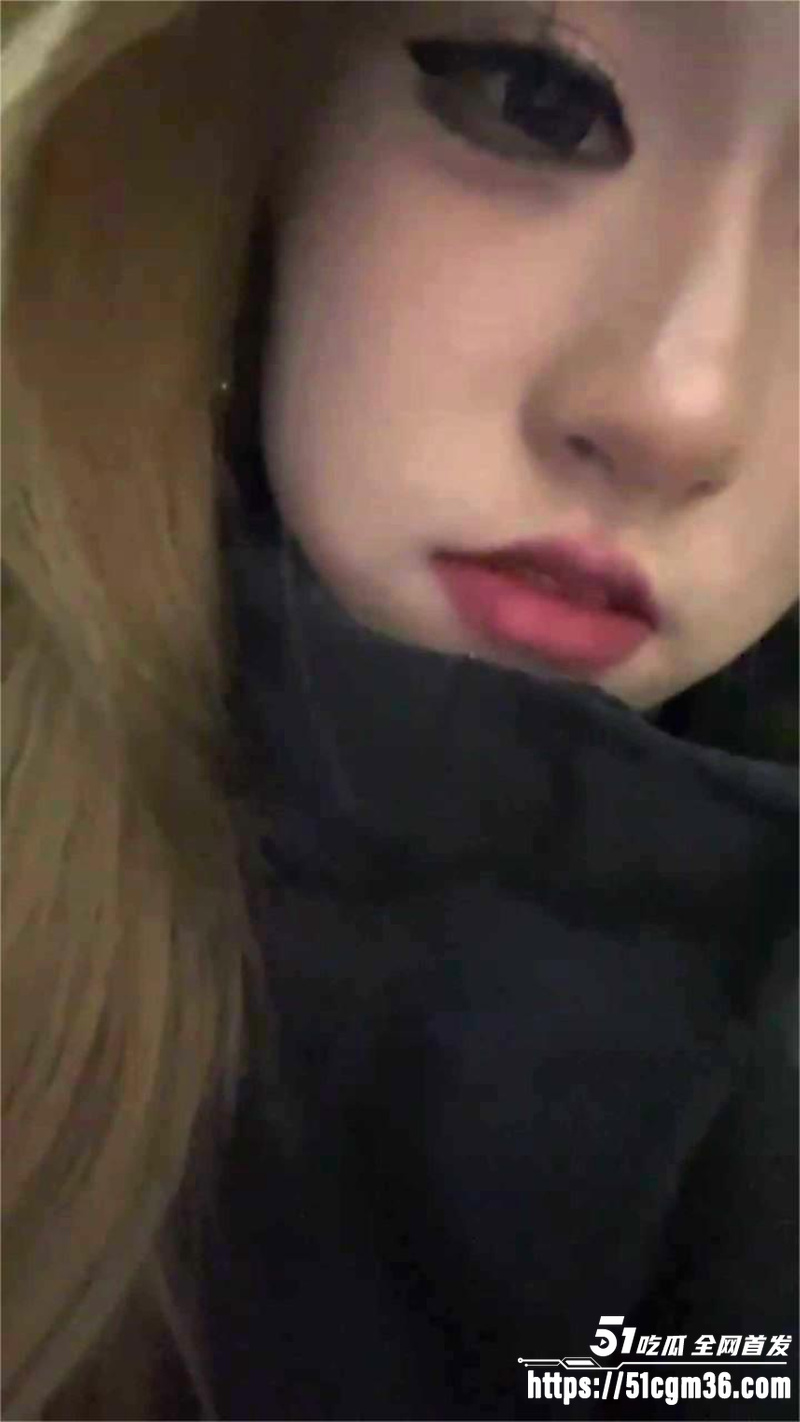 美女台球助教 莉莉 约炮自拍 1
