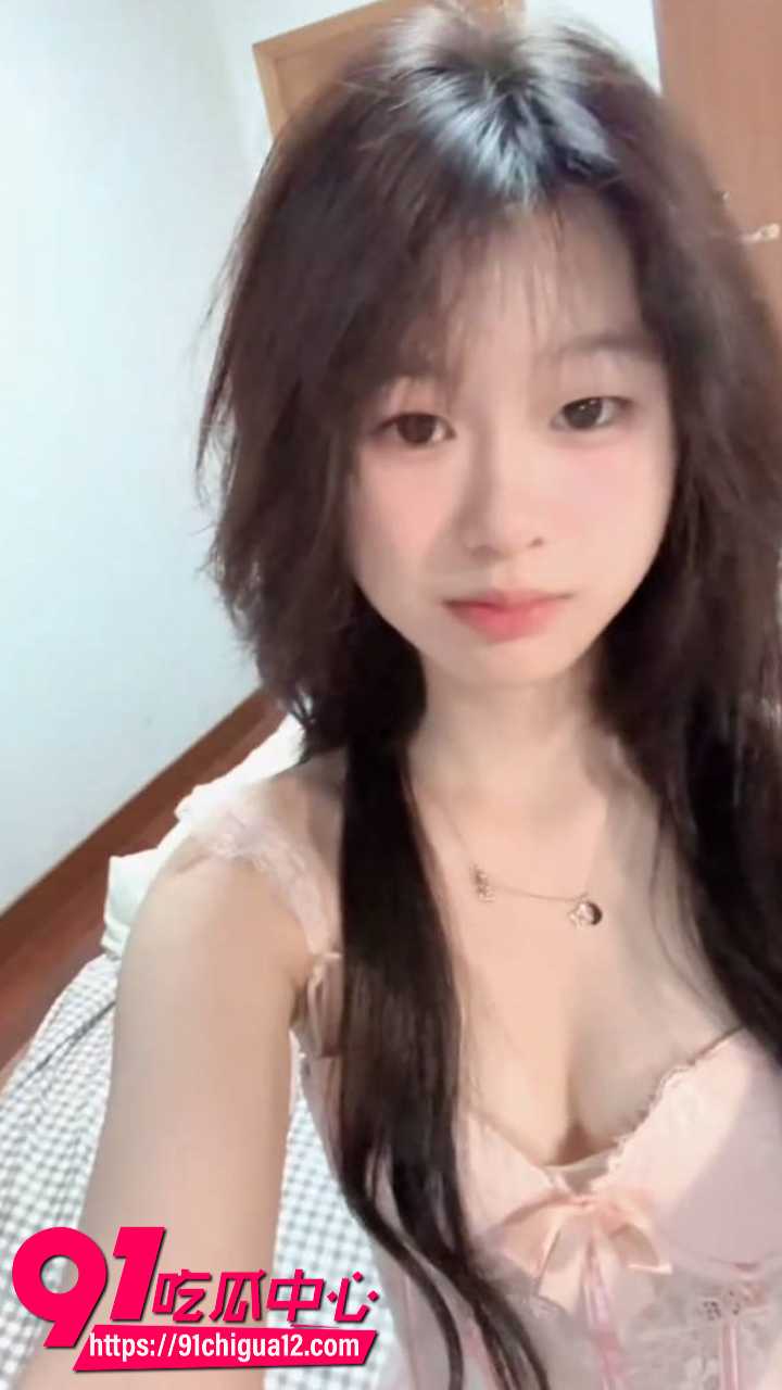 推特高颜值露脸萝莉失泽爱扣逼自慰3