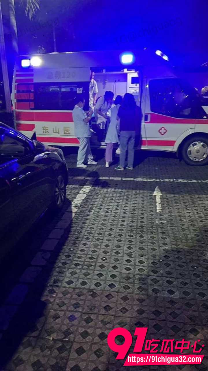 梅州职院18岁女生厕所生双胞胎5