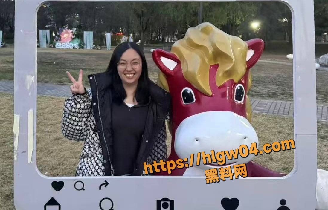 江西师范女大学生 郝梦瑶 户外裸体露出与多人狂欢的反差私生活令人咋舌！