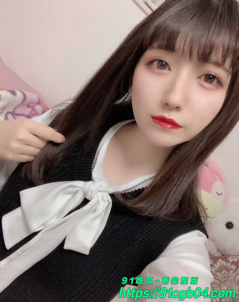 25岁的日本护士H以清纯乖巧的形象惊艳亮相 外表乖巧可爱却充满意想不到的反差魅力！