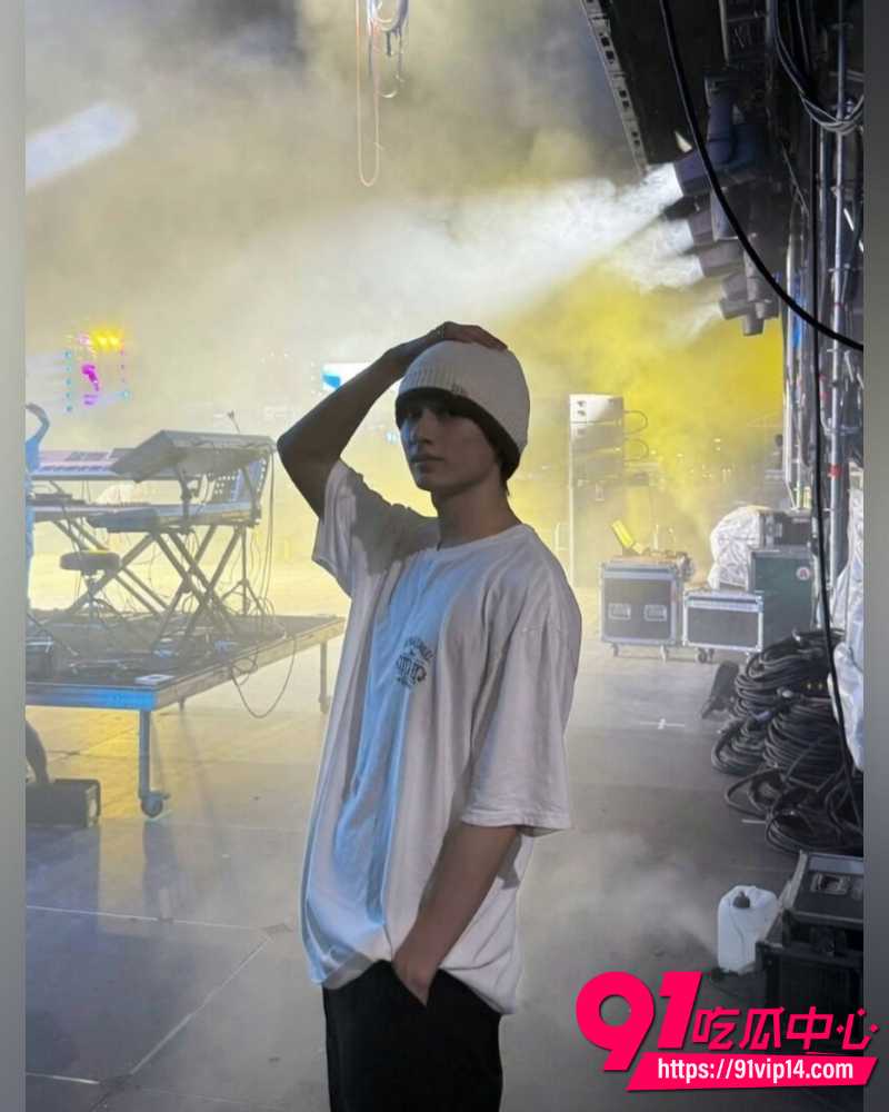 SEVENTEEN成员文俊辉 22 SEVENTEEN成员文俊辉 22