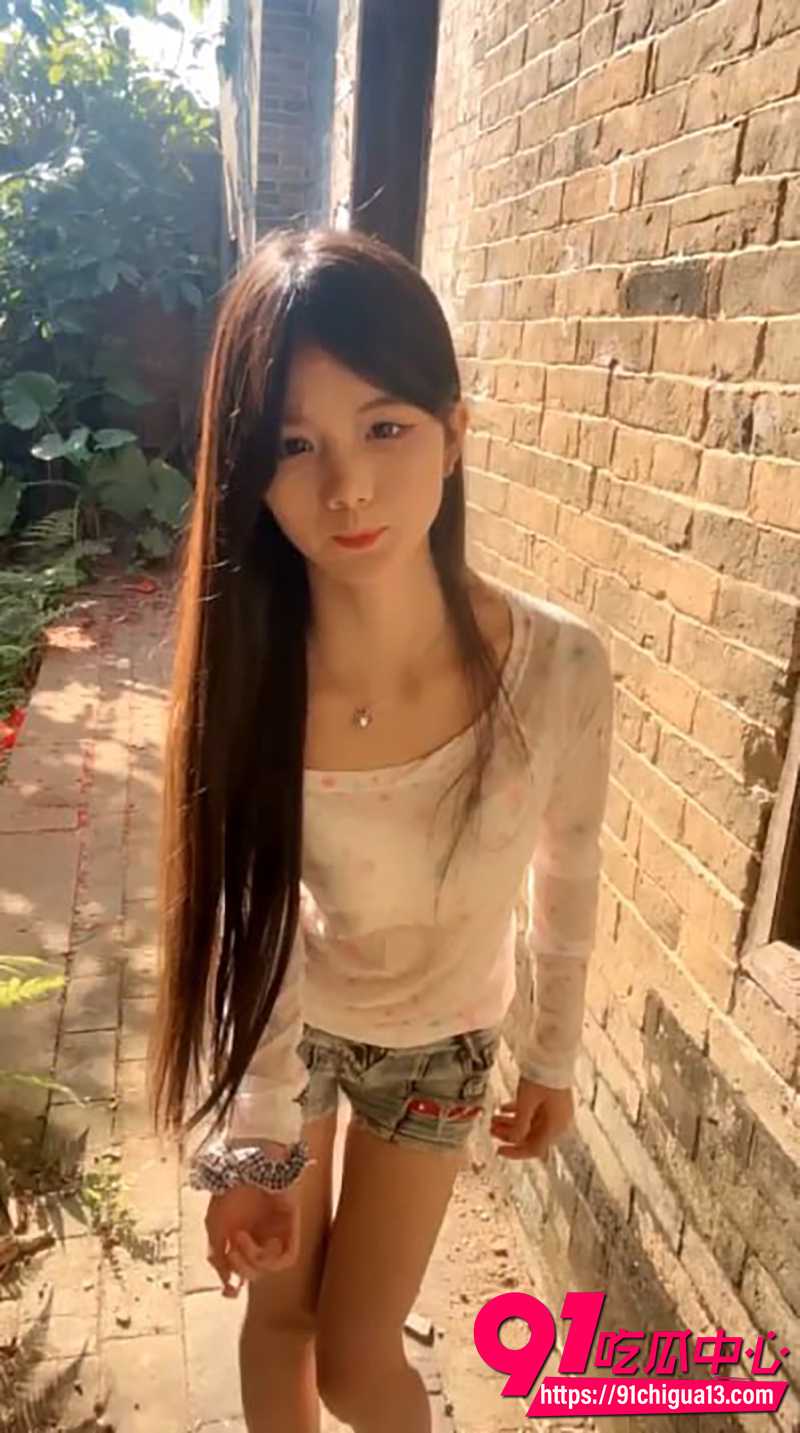 露出网红 水嫩宝宝 户外勾引大爷舔弄骚逼 叫声骚媚诱惑！