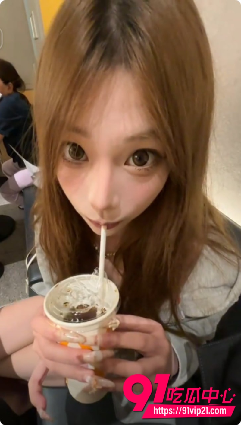 抖音女网红虾仁小羊胆大包天专门给大哥介绍漂亮妹子伴游结果美女接单远赴泰国后彻底失联0 抖音女网红虾仁小羊胆大包天专门给大哥介绍漂亮妹子伴游结果美女接单远赴泰国后彻底失联0