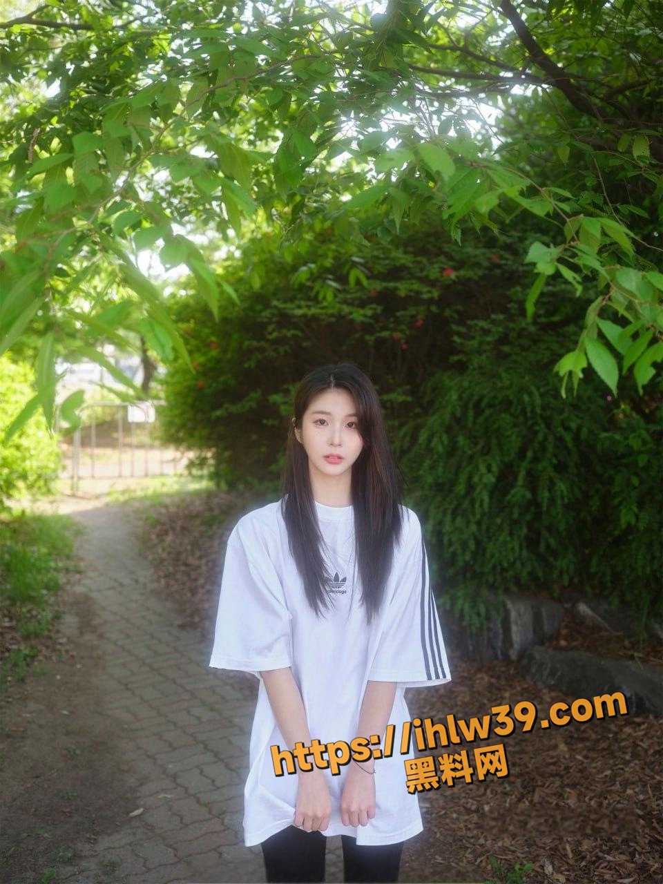 韩国高颜值白虎嫩妹最新大尺度福利来袭 白乳美穴配上极品蜜桃臀 这清新靓丽的颜值谁看不迷糊！