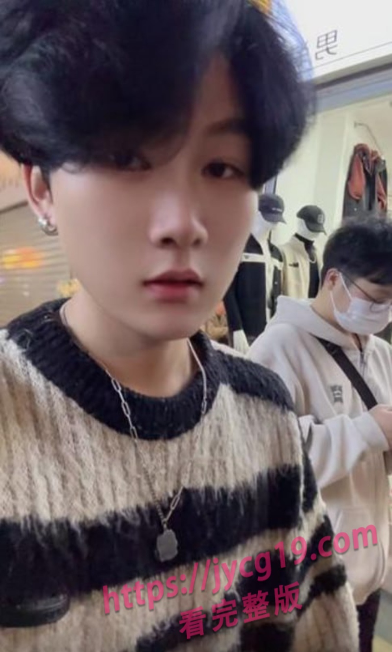 最后一个纯爱战士老白丫塌房？网红男友崩溃发声冲上热榜 配图3