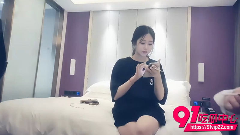 探花大神赵总寻花 3000约啪瓜子脸外围女 文静清纯马尾妹后背纹身 小骚货被干到连连求饶！