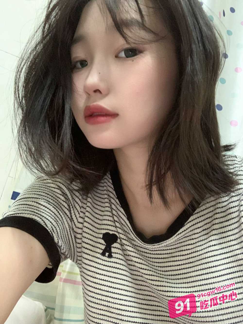 推特顶级大神约啪各种00后稚嫩学妹 这么清纯的小妹妹居然是下贱的骚母狗 配图2
