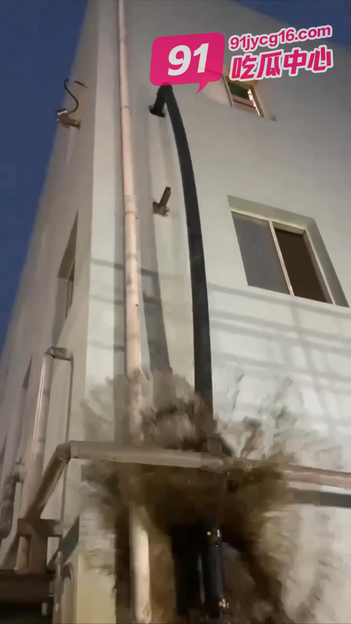 前有爆水管后有爆屎渠 管道：开始录了吗？开始我可炸了！