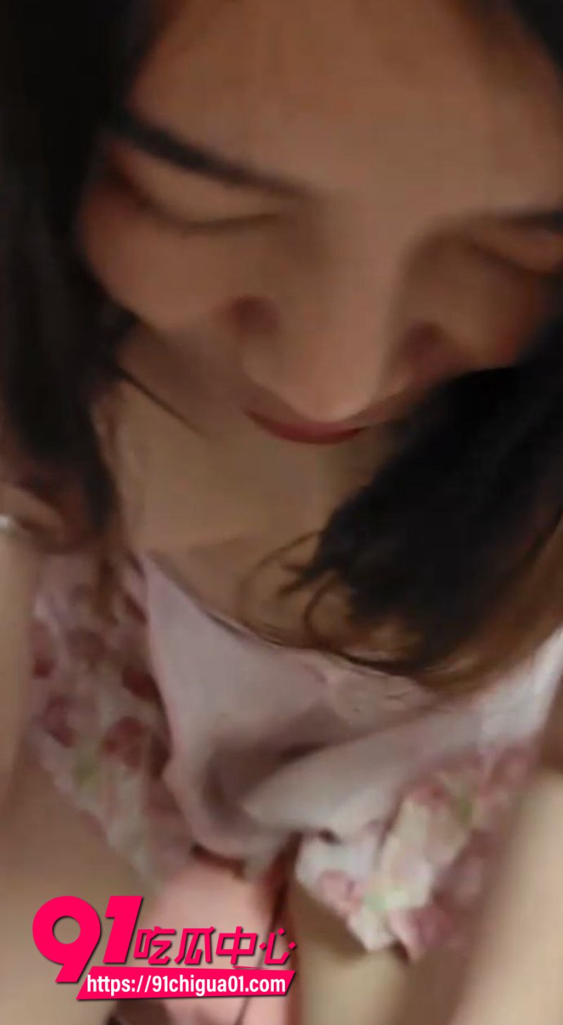 海角大神乱伦的温度勾引嫂子在家乱伦1