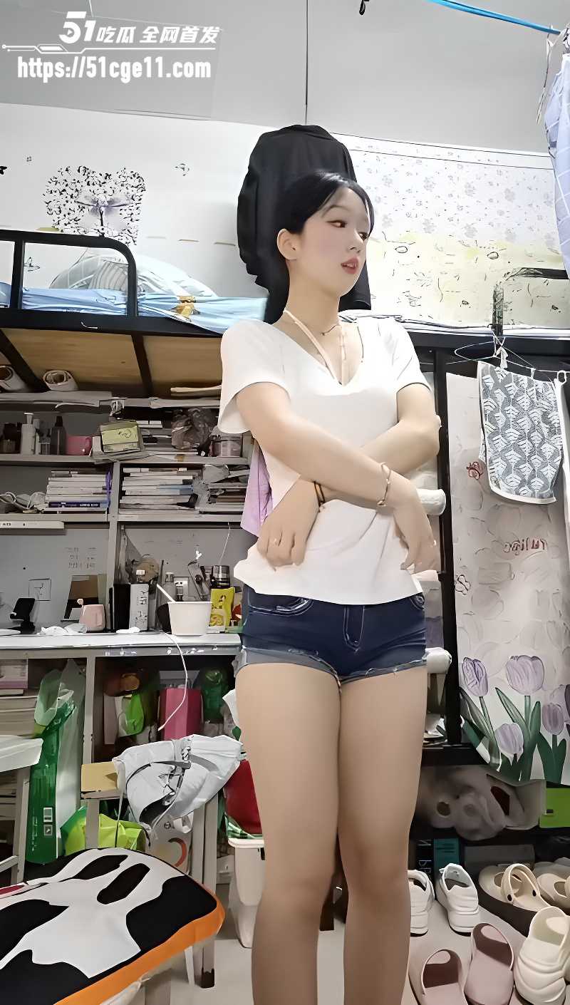 舞蹈系清纯学妹宿舍全裸起舞 2 舞蹈系清纯学妹宿舍全裸起舞 2