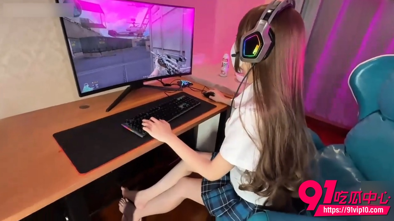 糖心vlog情深叉喔化身网瘾少女成年兄妹禁忌乱伦 为买游戏皮肤主动帮哥哥解欲