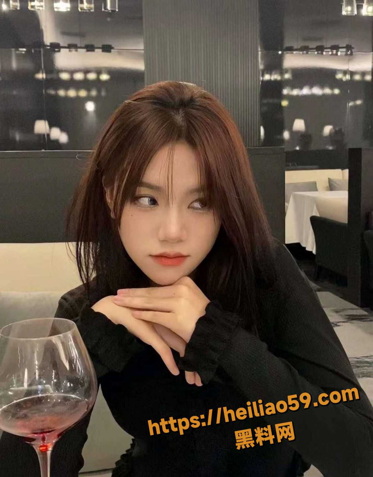职中女孩 青春期骚动的心 香艳诱人的画面在我记忆中挥之不去！ 配图