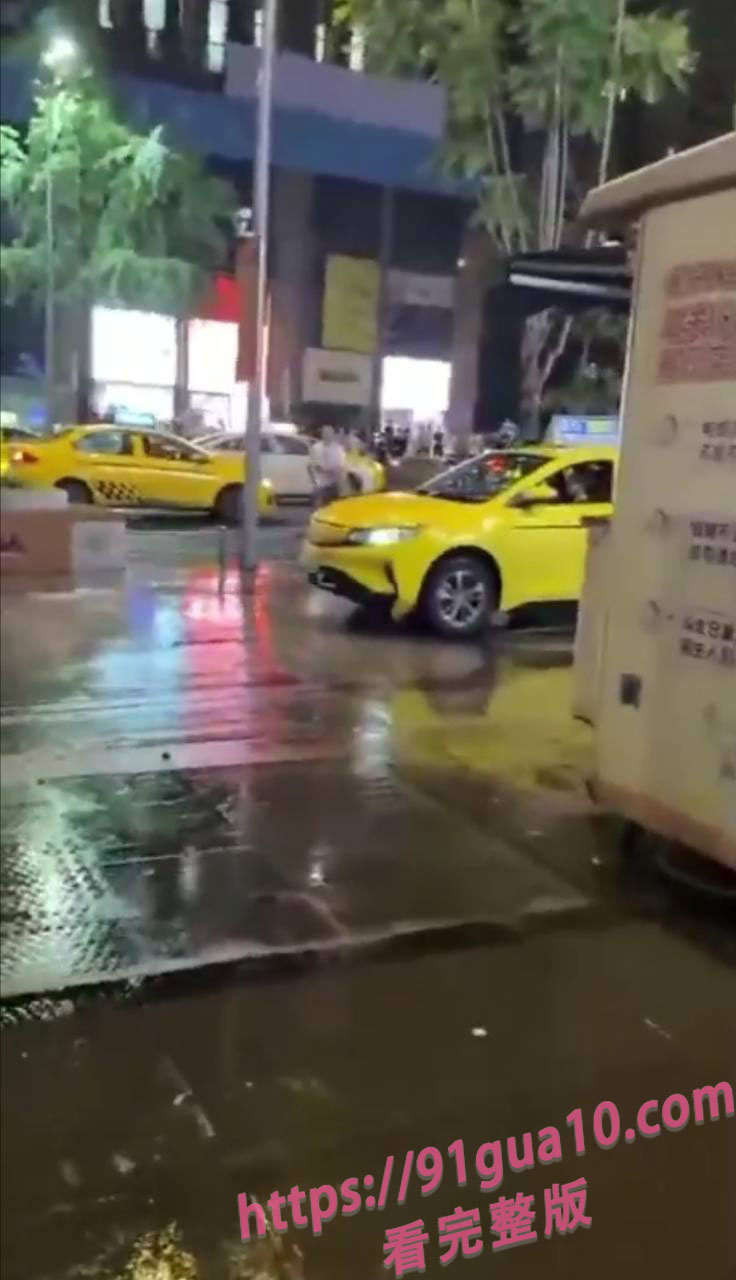 重庆疯狂出租车3.jpg