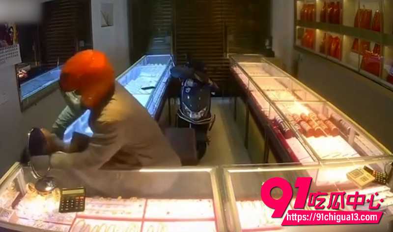 平潭金店老板遭抢劫2