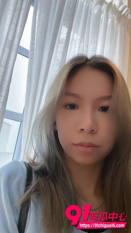 新加坡高颜值女神被男友无套猛干全程露脸 娇喘连连爽到翻白眼！