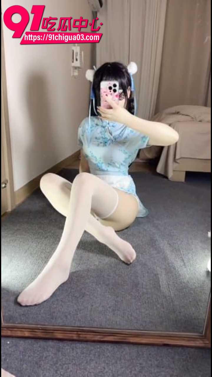 不要凶小乖cos中华小厨娘，白丝长腿魅惑全开2
