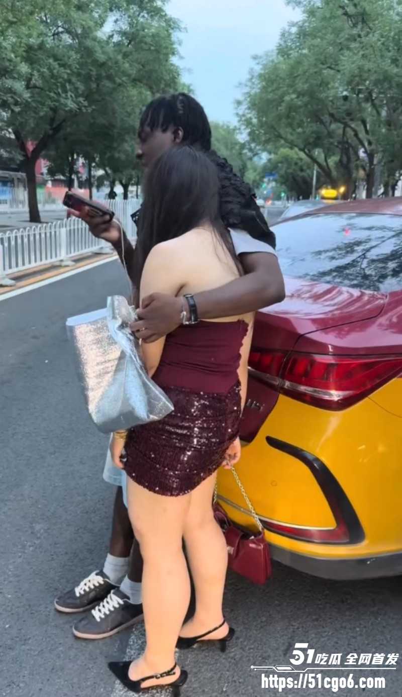 北京已婚少妇倒贴黑人02