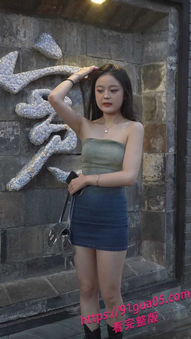 抄底大神商场抄底高清合集 骚内若隐若现让人垂怜！ 配图11
