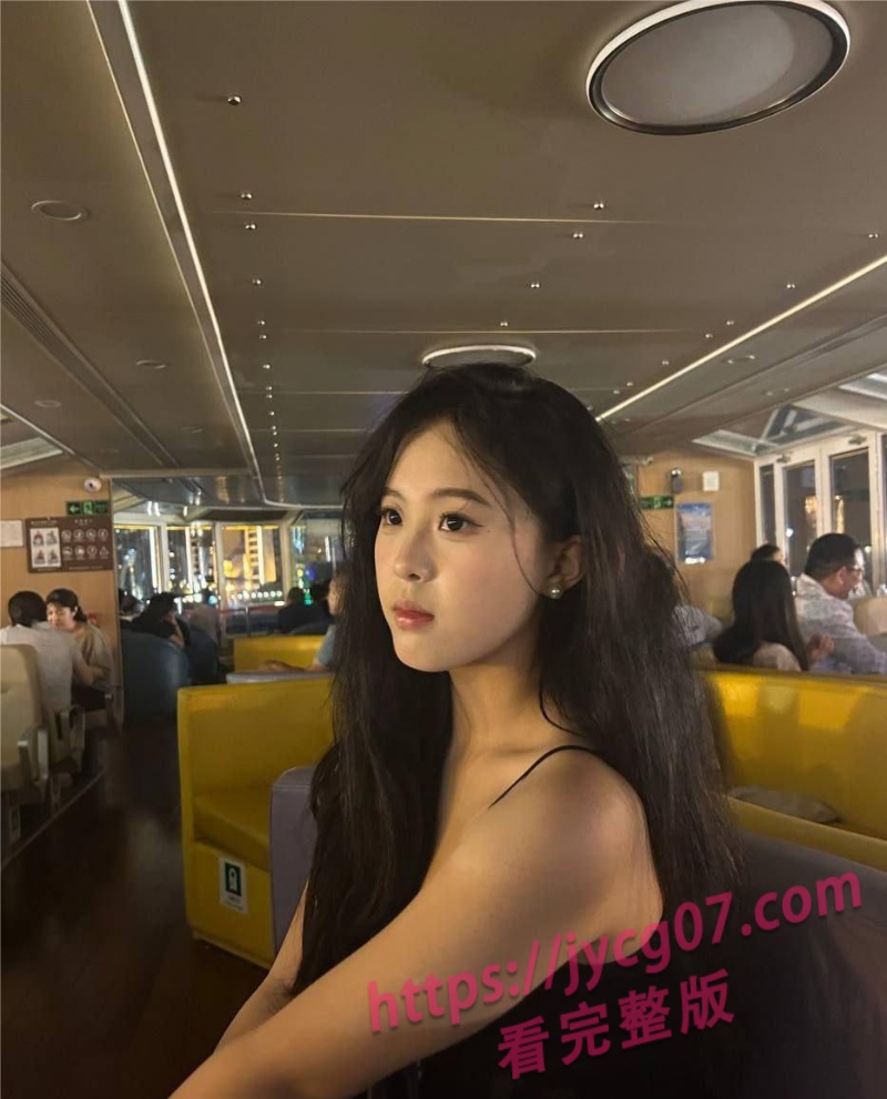 俞佳林真实私拍泄密：21岁清纯女友为爱服务 口交镜头太撩人 配图4