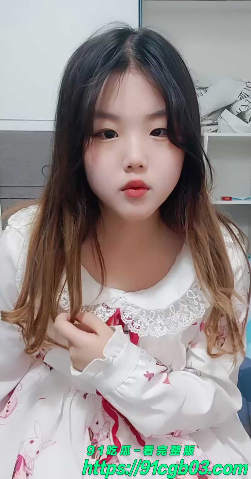 天津极品女大陈亦美 为了圈钱选择下海 首次直播录屏就被网友曝光
