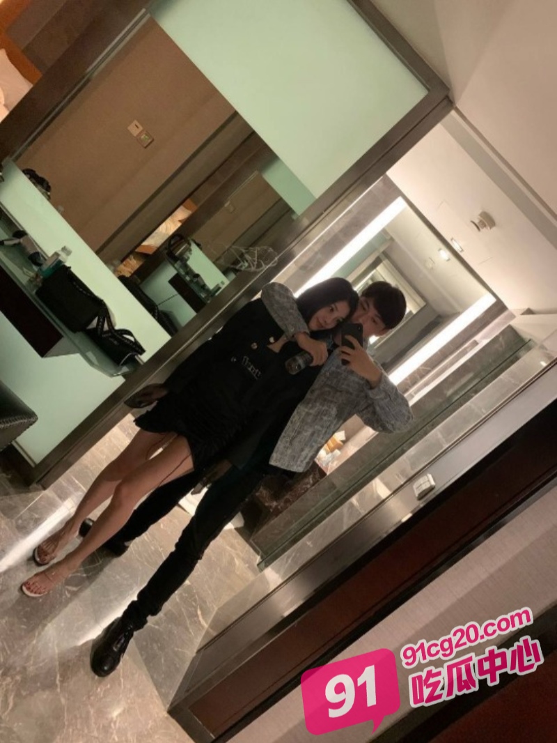 抖音网红总在你背后TK真面目揭露 多人运动3P调教 果然网红只是卖得贵的鸡！ 配图14