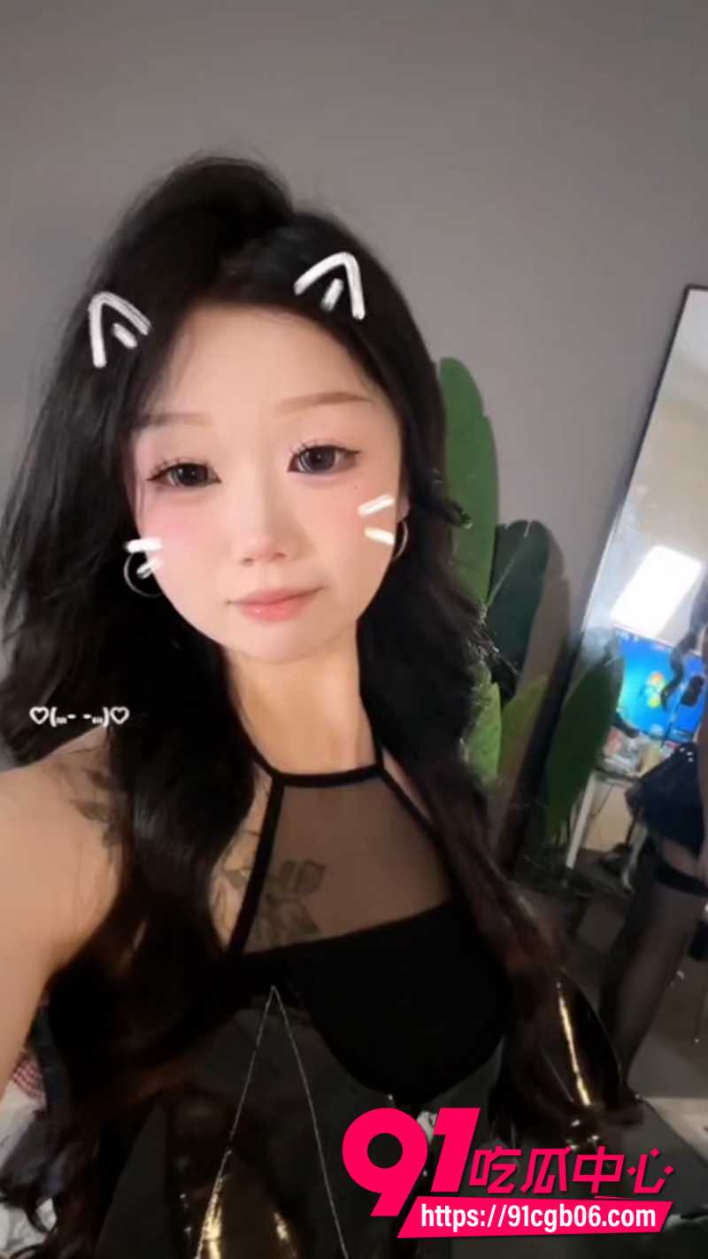 湖南长沙杨巧背着男友做妓女 人尽可夫的下贱感 大屁股扭动被干到翻白眼也不愿停下