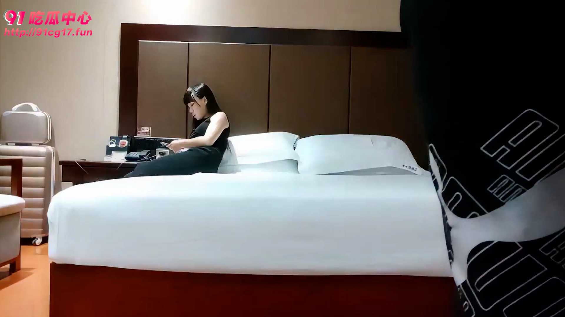 换妻推荐～30岁良家夫妻 从紧张羞涩到淫荡狂野，颠鸾倒凤共赴高潮！