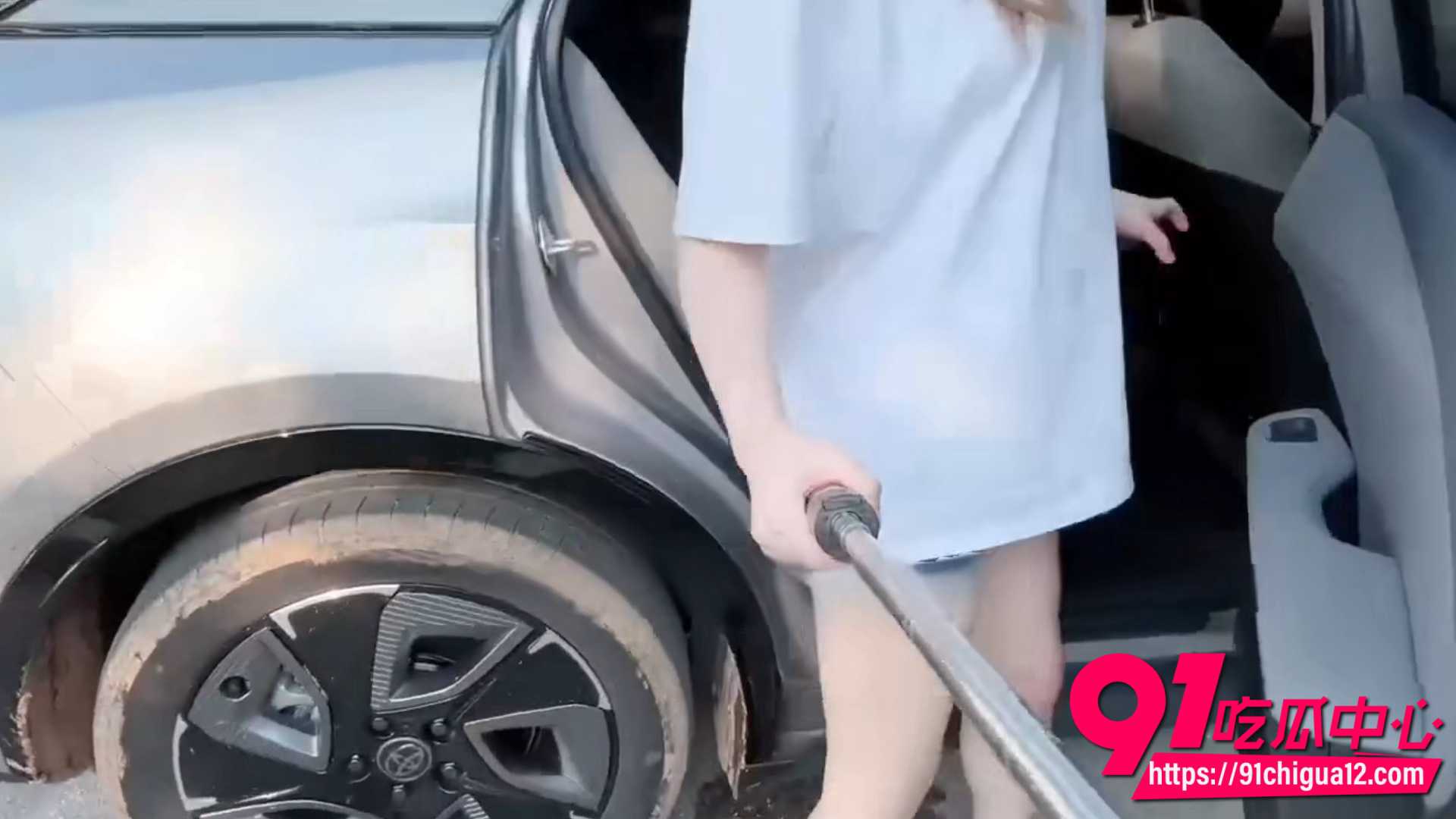 淼淼网约车露出自慰2