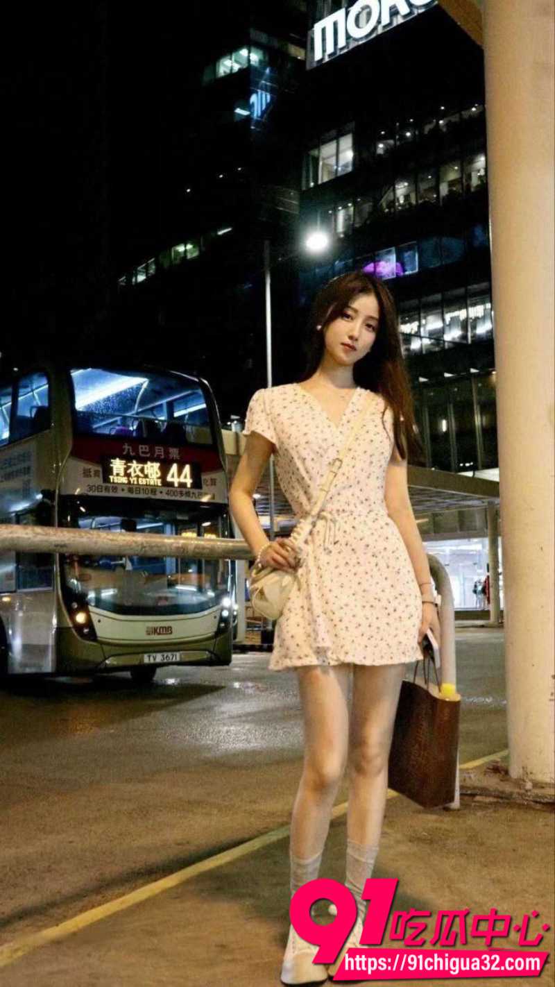 反差女大学生勾引学弟酒店约炮4