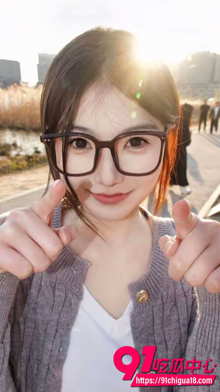 河南女大学生清纯汉服照加眼镜妹装嫩 反差浴室全裸肥臀假屌狂插喷水视频泄密