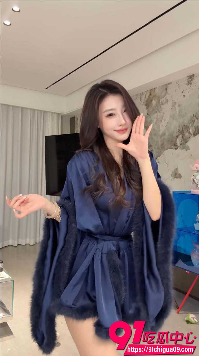 抖音130万粉丝网红O泡果奶  3