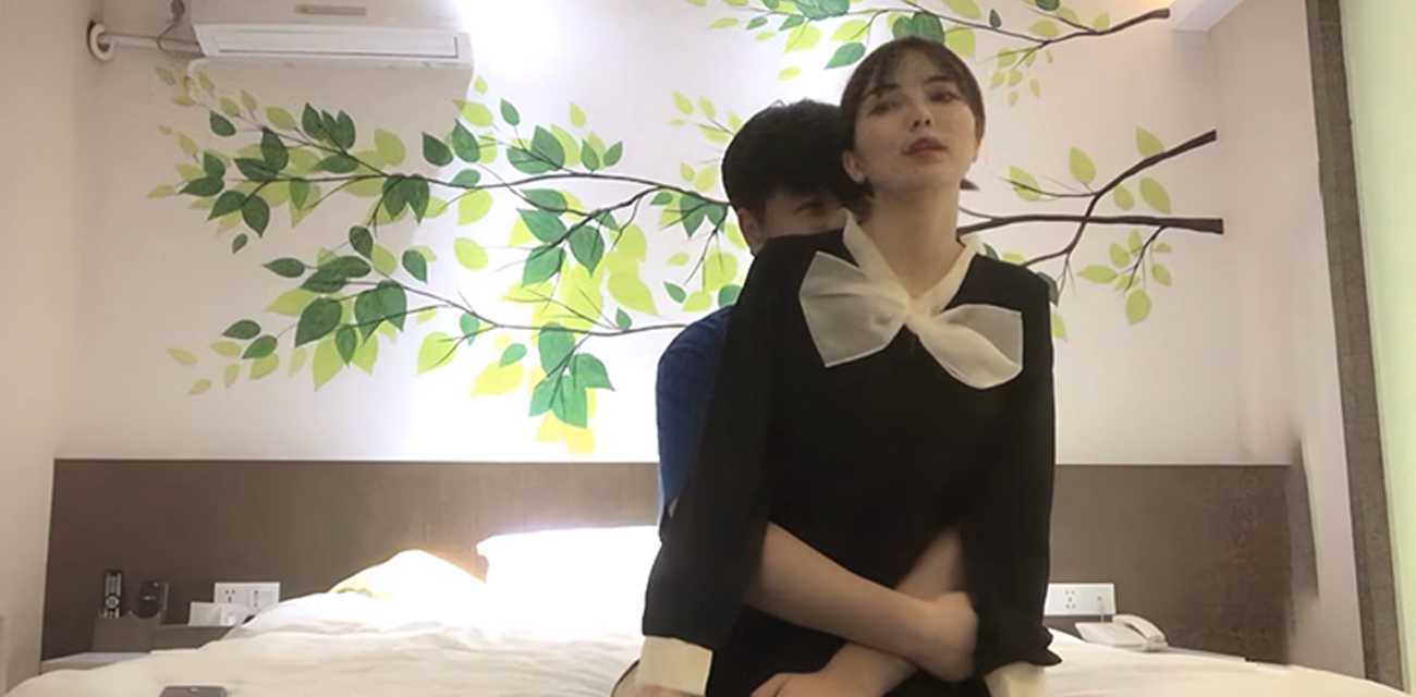 小宝寻花 红内裤战神约操清纯外围 白皙美乳肌肤吹弹可破 全程配合被连干两炮！