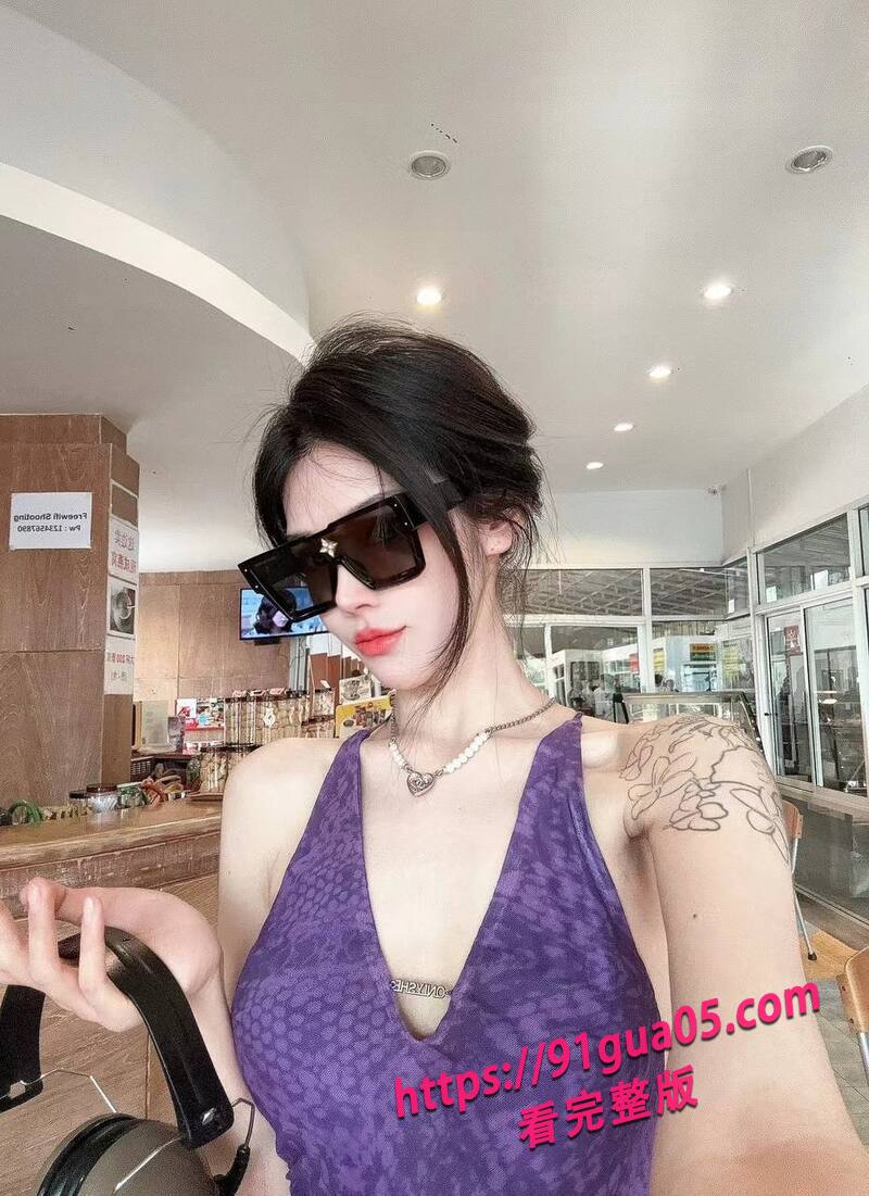 美少女黄丽娜私拍流出 平日里清纯可人私底下淫荡十足～